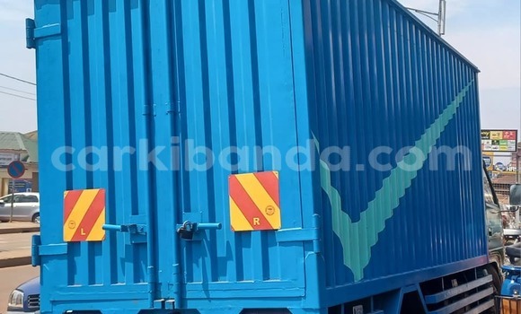 Acheter Occasion Utilitaire Isuzu FTR 850 Bleu à Bundibugyo, Occidental Acheter Occasion Utilitaire Isuzu FTR 850 Bleu à Bundibugyo, Occidental