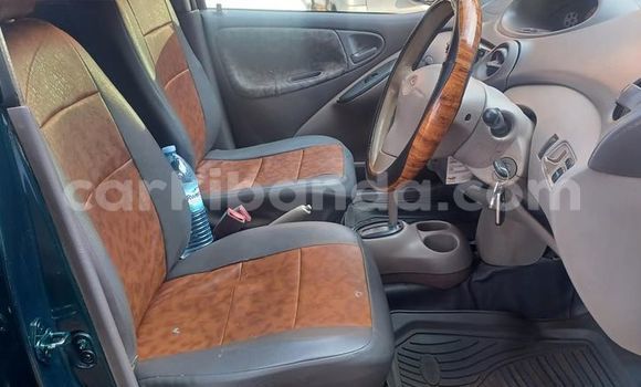 Acheter Occasion Voiture Toyota Platz Noir à Bugiri, Est Acheter Occasion Voiture Toyota Platz Noir à Bugiri, Est