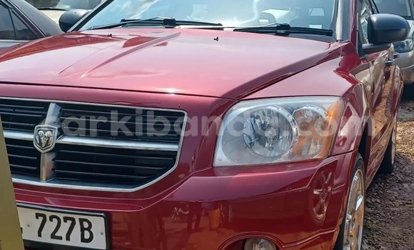 Nunua Ilio tumika Dodge Caliber Nyekundu Gari ndani ya Bombo nchini Kati