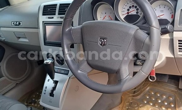 Acheter Occasion Voiture Dodge Caliber Rouge à Bombo, Central Acheter Occasion Voiture Dodge Caliber Rouge à Bombo, Central