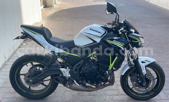 Buy Used Kawasaki Z White Bike in Kampala in Uganda