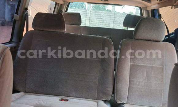 Nunua Ilio tumika Toyota Super Custom Fedha Gari ndani ya Kampala nchini Uganda Nunua Ilio tumika Toyota Super Custom Fedha Gari ndani ya Kampala nchini Uganda