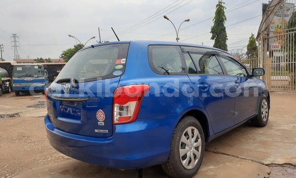 Acheter Import Voiture Toyota Fielder Bleu à Kampala, Ouganda Acheter Import Voiture Toyota Fielder Bleu à Kampala, Ouganda