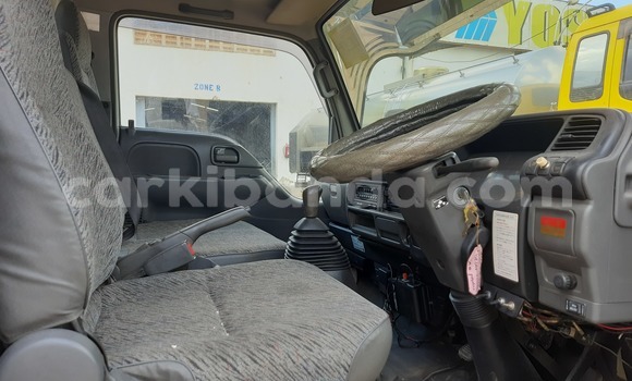 Nunua Imported Isuzu Bighorn Nyeupe Lori ndani ya Kampala nchini Uganda Nunua Imported Isuzu Bighorn Nyeupe Lori ndani ya Kampala nchini Uganda