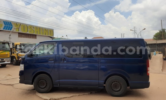 Nunua Imported Toyota Hiace Bluu Gari ndani ya Kampala nchini Uganda Nunua Imported Toyota Hiace Bluu Gari ndani ya Kampala nchini Uganda