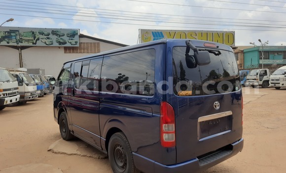Nunua Imported Toyota Hiace Bluu Gari ndani ya Kampala nchini Uganda Nunua Imported Toyota Hiace Bluu Gari ndani ya Kampala nchini Uganda