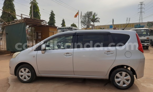 Acheter Import Voiture Toyota Passo Sette Gris à Kampala, Ouganda Acheter Import Voiture Toyota Passo Sette Gris à Kampala, Ouganda