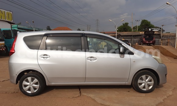 Acheter Import Voiture Toyota Passo Sette Gris à Kampala, Ouganda Acheter Import Voiture Toyota Passo Sette Gris à Kampala, Ouganda