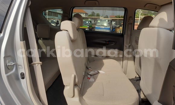 Acheter Import Voiture Toyota Passo Sette Gris à Kampala, Ouganda Acheter Import Voiture Toyota Passo Sette Gris à Kampala, Ouganda