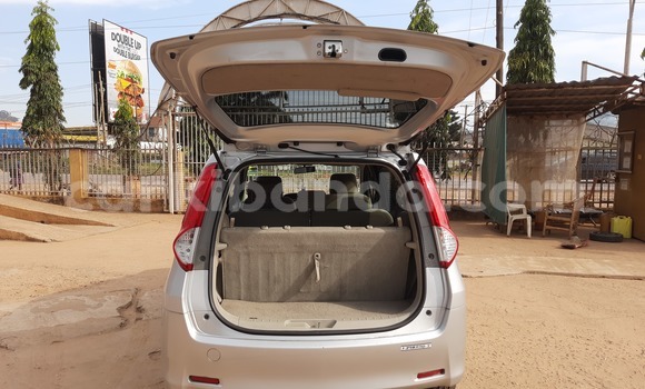 Acheter Import Voiture Toyota Passo Sette Gris à Kampala, Ouganda Acheter Import Voiture Toyota Passo Sette Gris à Kampala, Ouganda