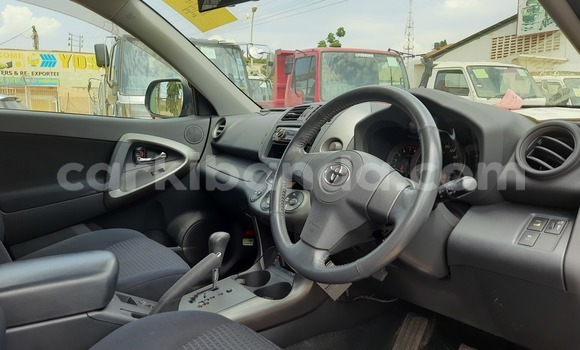 Nunua Imported Toyota Vanguard Nyingine Gari ndani ya Kampala nchini Uganda Nunua Imported Toyota Vanguard Nyingine Gari ndani ya Kampala nchini Uganda