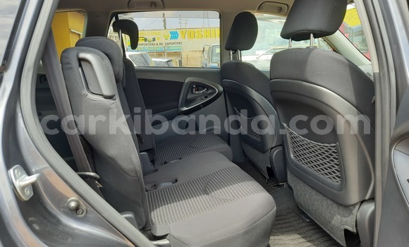 Nunua Imported Toyota Vanguard Nyingine Gari ndani ya Kampala nchini Uganda Nunua Imported Toyota Vanguard Nyingine Gari ndani ya Kampala nchini Uganda