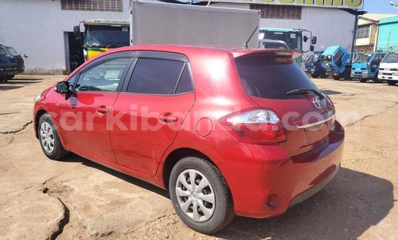 Acheter Import Voiture Toyota Auris Rouge à Kampala, Ouganda Acheter Import Voiture Toyota Auris Rouge à Kampala, Ouganda