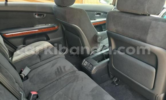 Acheter Import Voiture Toyota Harrier Blanc à Kampala, Ouganda Acheter Import Voiture Toyota Harrier Blanc à Kampala, Ouganda