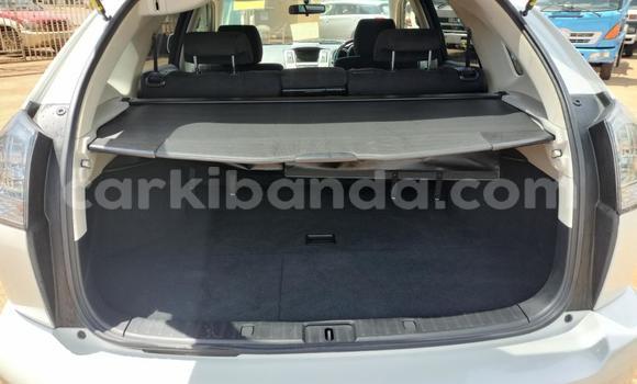 Acheter Import Voiture Toyota Harrier Blanc à Kampala, Ouganda Acheter Import Voiture Toyota Harrier Blanc à Kampala, Ouganda