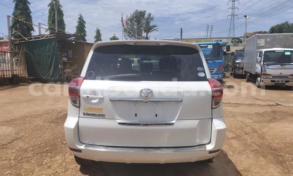 Acheter Import Voiture Toyota Vanguard Blanc à Kampala, Ouganda Acheter Import Voiture Toyota Vanguard Blanc à Kampala, Ouganda