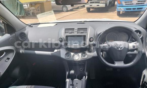 Acheter Import Voiture Toyota Vanguard Blanc à Kampala, Ouganda Acheter Import Voiture Toyota Vanguard Blanc à Kampala, Ouganda