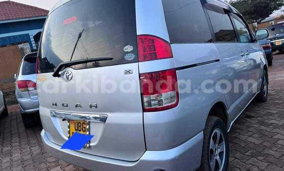 Acheter Occasion Voiture Toyota Noah Autre à Bombo, Central Acheter Occasion Voiture Toyota Noah Autre à Bombo, Central