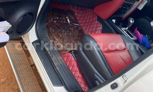 Buy Used Toyota Fortuner White Car in Bombo in Central Buy Used Toyota Fortuner White Car in Bombo in Central