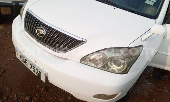 Acheter Occasion Voiture Toyota Harrier Blanc à Bombo, Central Acheter Occasion Voiture Toyota Harrier Blanc à Bombo, Central