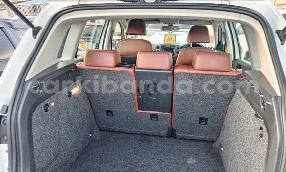 Buy Used Toyota Vanguard White Car in Bugembe in Eastern Buy Used Toyota Vanguard White Car in Bugembe in Eastern