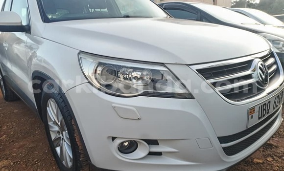 Buy Used Toyota Vanguard White Car in Bugembe in Eastern Buy Used Toyota Vanguard White Car in Bugembe in Eastern