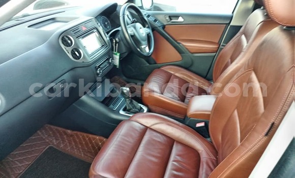 Buy Used Toyota Vanguard White Car in Bugembe in Eastern Buy Used Toyota Vanguard White Car in Bugembe in Eastern