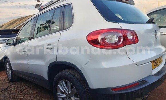 Buy Used Toyota Vanguard White Car in Bugembe in Eastern Buy Used Toyota Vanguard White Car in Bugembe in Eastern