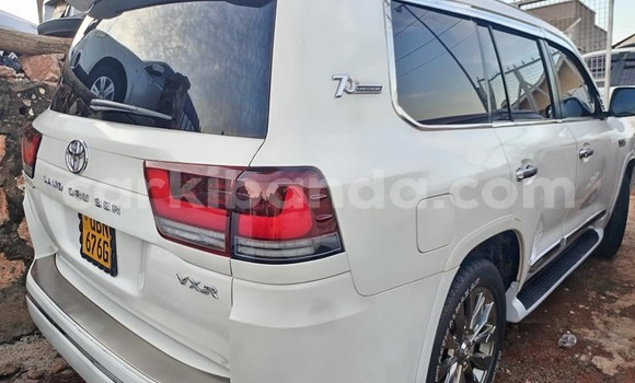 Buy Used Toyota Land Cruiser White Car in Bugembe in Eastern Buy Used Toyota Land Cruiser White Car in Bugembe in Eastern
