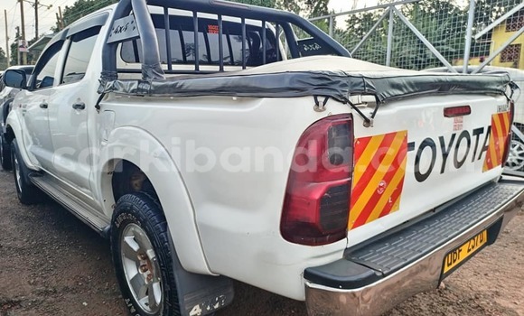 Acheter Occasion Voiture Toyota Hilux Blanc à Bugembe, Est Acheter Occasion Voiture Toyota Hilux Blanc à Bugembe, Est
