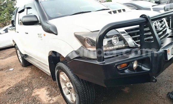 Acheter Occasion Voiture Toyota Hilux Blanc à Bugembe, Est Acheter Occasion Voiture Toyota Hilux Blanc à Bugembe, Est