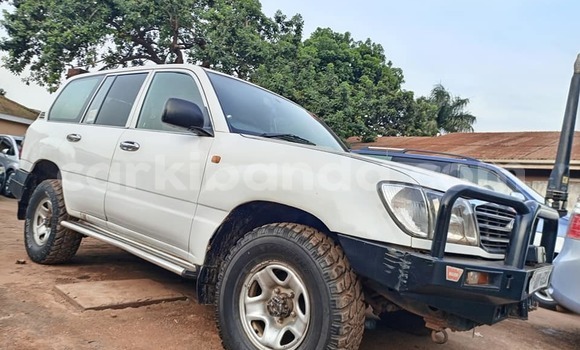 Acheter Occasion Voiture Toyota Land Cruiser Blanc à Bugiri, Est Acheter Occasion Voiture Toyota Land Cruiser Blanc à Bugiri, Est