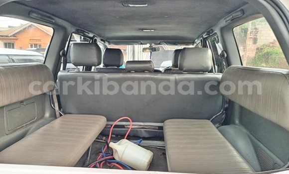 Acheter Occasion Voiture Toyota Land Cruiser Blanc à Bugiri, Est Acheter Occasion Voiture Toyota Land Cruiser Blanc à Bugiri, Est