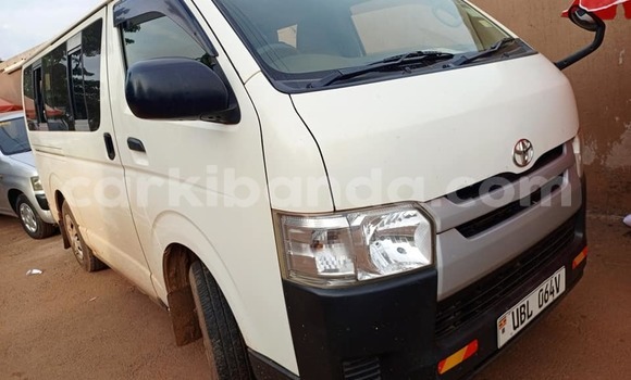 Nunua Ilio tumika Toyota Hiace Nyeupe Gari ndani ya Bugiri nchini Mashariki Nunua Ilio tumika Toyota Hiace Nyeupe Gari ndani ya Bugiri nchini Mashariki