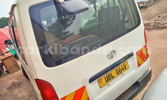 Acheter Occasion Voiture Toyota Hiace Blanc à Bugiri, Est Acheter Occasion Voiture Toyota Hiace Blanc à Bugiri, Est