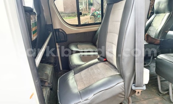 Acheter Occasion Voiture Toyota Hiace Blanc à Bugiri, Est Acheter Occasion Voiture Toyota Hiace Blanc à Bugiri, Est