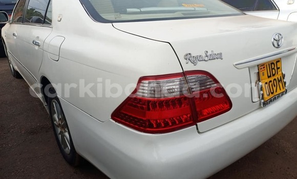 Acheter Occasion Voiture Toyota Crown Blanc à Bundibugyo, Occidental Acheter Occasion Voiture Toyota Crown Blanc à Bundibugyo, Occidental