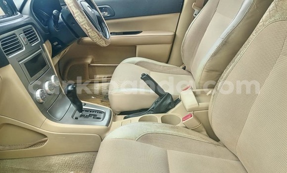 Acheter Occasion Voiture Subaru Forester Blanc à Bombo, Central Acheter Occasion Voiture Subaru Forester Blanc à Bombo, Central