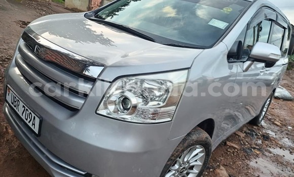 Buy Used Toyota Noah White Car in Bugiri in Eastern Buy Used Toyota Noah White Car in Bugiri in Eastern