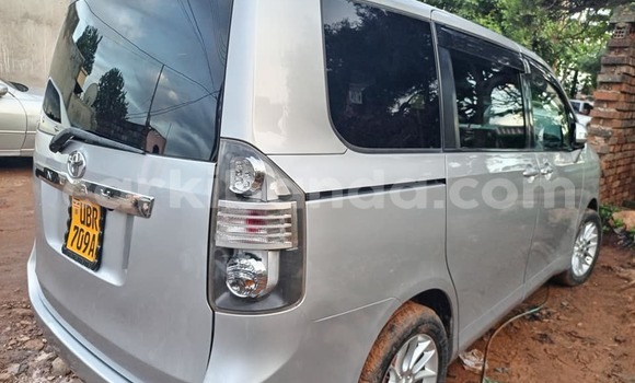 Buy Used Toyota Noah White Car in Bugiri in Eastern Buy Used Toyota Noah White Car in Bugiri in Eastern