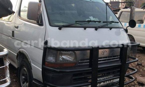 Nunua Ilio tumika Toyota Hiace Nyingine Gari ndani ya Kampala nchini Uganda Nunua Ilio tumika Toyota Hiace Nyingine Gari ndani ya Kampala nchini Uganda
