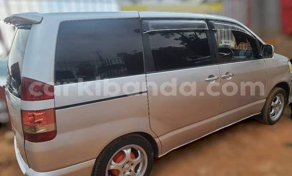 Gura Yakoze Toyota Noah Other Imodoka i Kampala mu Uganda Gura Yakoze Toyota Noah Other Imodoka i Kampala mu Uganda