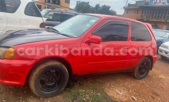 Gura Yakoze Toyota Grand HiAce Red Imodoka i Kampala mu Uganda Gura Yakoze Toyota Grand HiAce Red Imodoka i Kampala mu Uganda