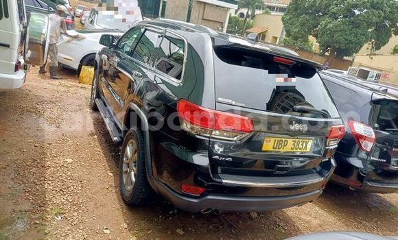 Gura Yakoze Jeep Cherokee Black Imodoka i Kampala mu Uganda Gura Yakoze Jeep Cherokee Black Imodoka i Kampala mu Uganda