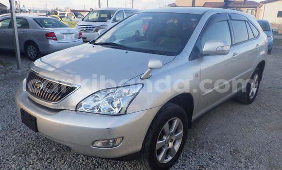 Gura Yakoze Toyota Harrier Silver Imodoka i Kampala mu Uganda Gura Yakoze Toyota Harrier Silver Imodoka i Kampala mu Uganda