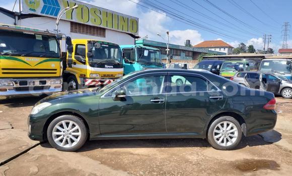 Nunua Imported Toyota Crown Kijani Gari ndani ya Kampala nchini Uganda Nunua Imported Toyota Crown Kijani Gari ndani ya Kampala nchini Uganda
