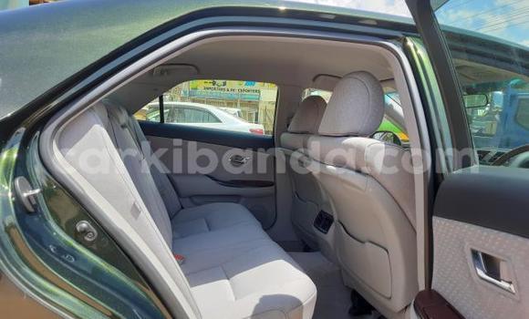 Nunua Imported Toyota Crown Kijani Gari ndani ya Kampala nchini Uganda Nunua Imported Toyota Crown Kijani Gari ndani ya Kampala nchini Uganda