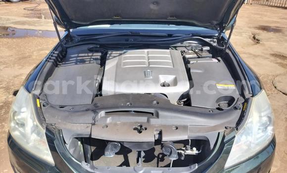 Nunua Imported Toyota Crown Kijani Gari ndani ya Kampala nchini Uganda Nunua Imported Toyota Crown Kijani Gari ndani ya Kampala nchini Uganda