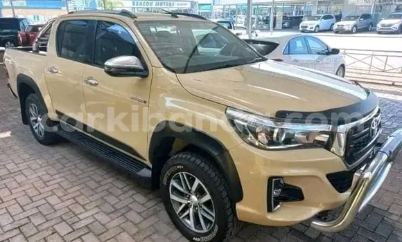 Nunua Ilio tumika Toyota Hilux Brown Gari ndani ya Wakiso nchini Uganda
