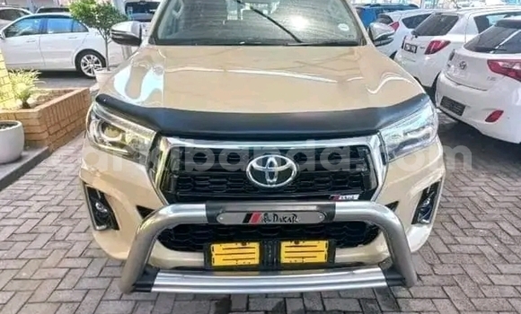 Gura Yakoze Toyota Hilux Brown Imodoka i Wakiso mu Uganda Gura Yakoze Toyota Hilux Brown Imodoka i Wakiso mu Uganda